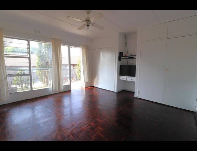 2 BEDROOM PROPERTY TO RENT IN WINDSOR WEST